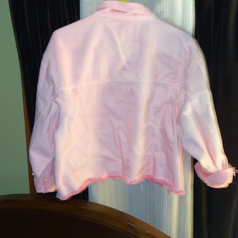 Light pink distressed jean jacket - Picture 4 of 4
